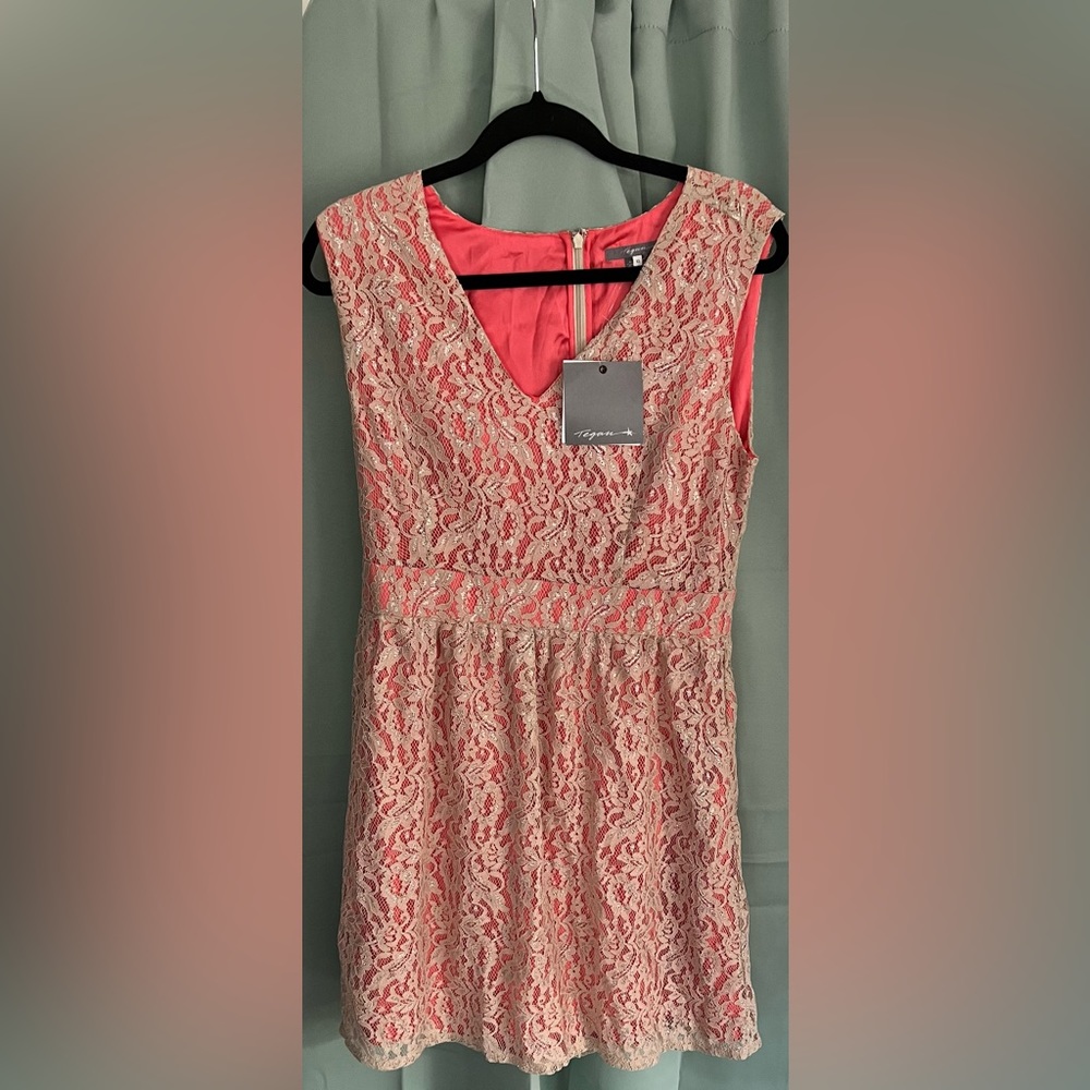 NWT Tegan Lace Dress Size: 10